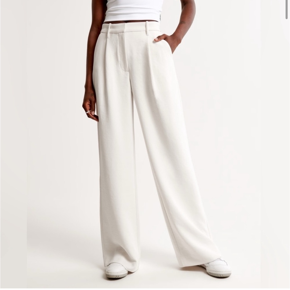 NWOT Abercrombie and Fitch A&F Harper Tailored Premium Crepe Pant Size 29